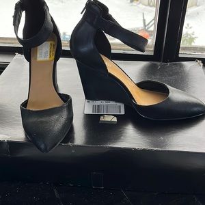 Nine West Black Wedged heel size 10 women